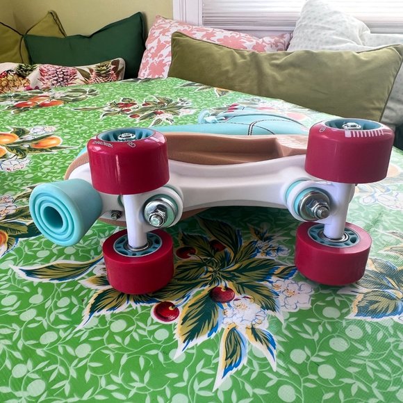 Roller Derby Candi GRL Lucy Roller Skates~Watermelon~ Adjustable Size 3-6 w/pads - Picture 6 of 12